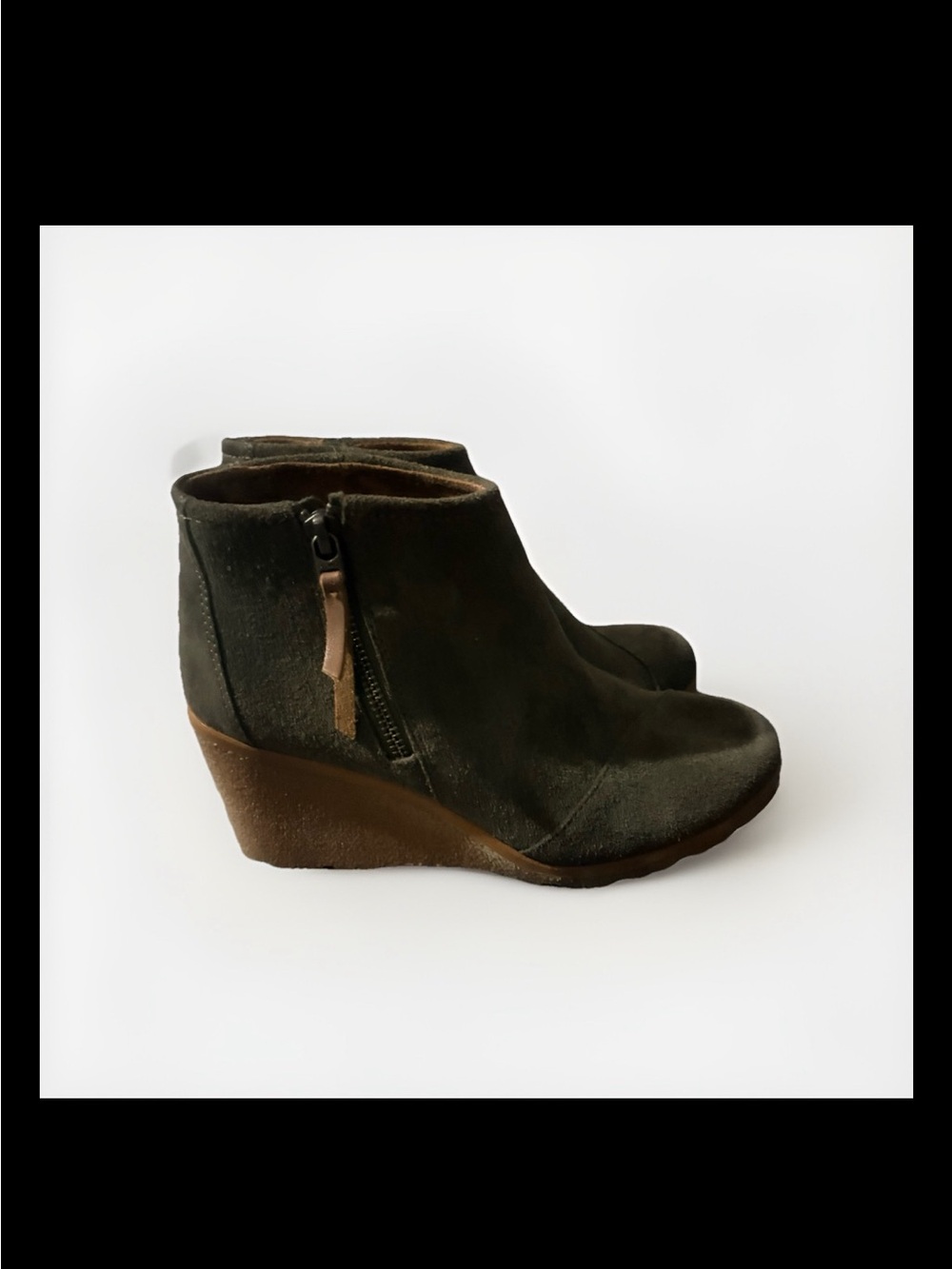 TOMS Women’s AVERY Wedge Ankle Boots in Olive